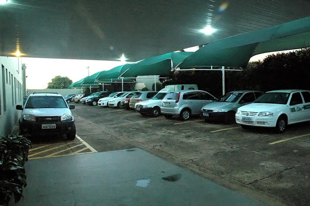 Hotel Carolina Plaza Uberaba Extérieur photo