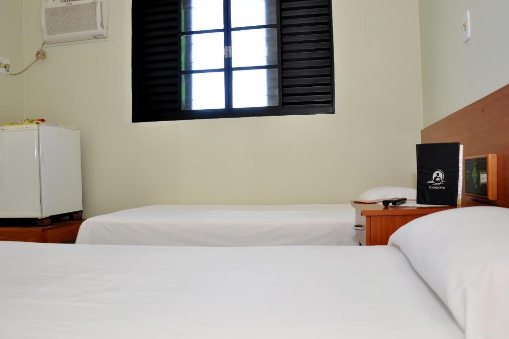 Hotel Carolina Plaza Uberaba Chambre photo